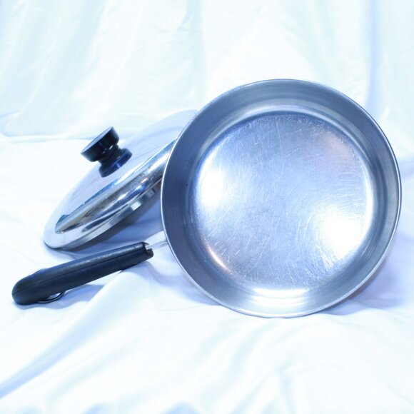 Revere Ware 1801 Copper Bottom 8 Inch Frypan With Lid - Riverside, CAL - Picture 5 of 15